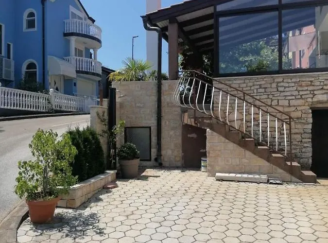 With Parking Space Dajla, Novigrad - 6935 Apartment *